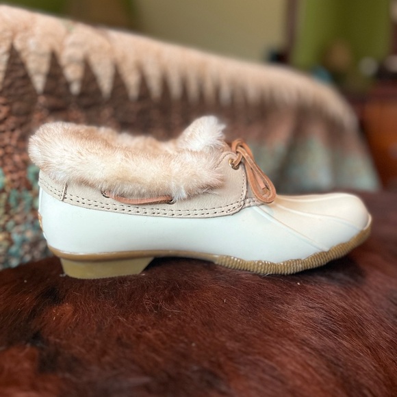 Cream and White All Weather Saltwater 1- Eye Cozy Sperry Boots - Picture 8 of 12